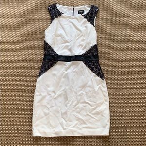 Laundry by Shelli Segal size 6